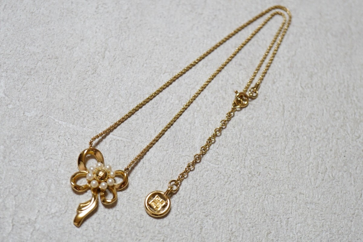 213 GIVENCHY/ジバンシィ 海外製 ブランド ゴールドカラー ヴィンテージ ネックレス ペンダント アクセサリー アンティーク 首飾り 装飾品拍卖