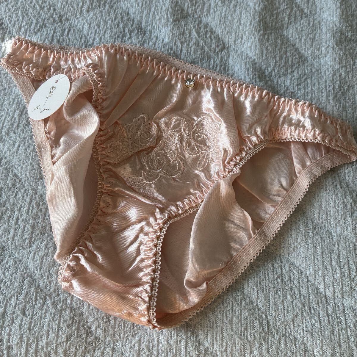 【新品/未使用】テカテカ ショーツ Mサイズ 下着 パンツ アンダーウエア レディース うすピンク 薔薇拍卖