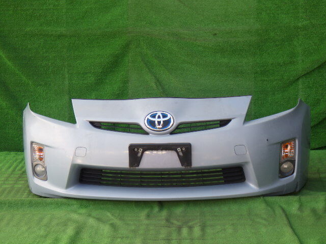 ZVW30 前期 プリウス 純正フロントバンパー ロア グリル フォグ カバー ウインカー ナンバーベース付 PRIUS 水色 52119-47080拍卖