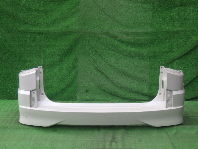 CV1W デリカD:5 アーバンギア 純正リアバンパー リヤバンパー D5 白 パール 6410D508ZZ拍卖