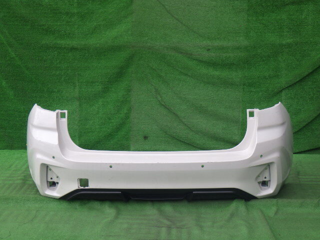 GU6 GU7 GUD GUE インプレッサ 純正リアバンパー リヤバンパー 白 パール 57704FN500拍卖