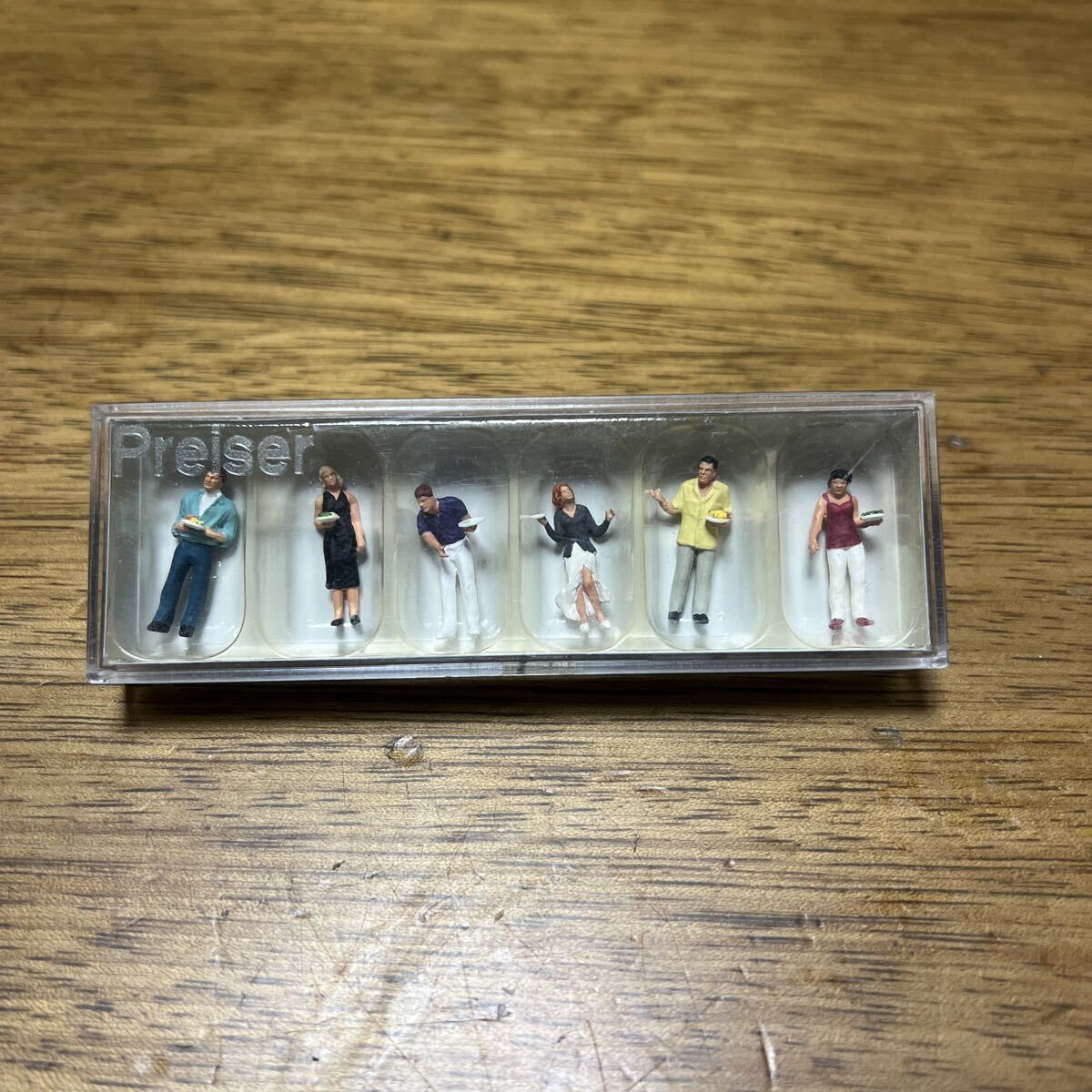 送料込■プライザー Preiser 10440 パーティゲスト 塗装済完成品 HO(1/87) 情景 背景 フィギュア拍卖