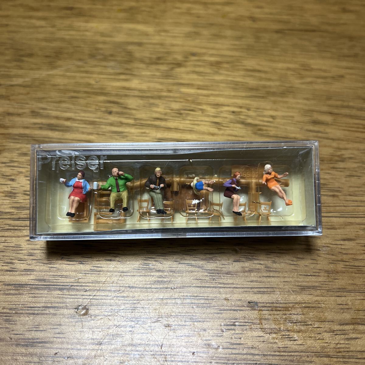送料込■プライザー Preiser 10282 ② レストランにて 塗装済完成品 HO(1/87) 情景 背景 フィギュア拍卖