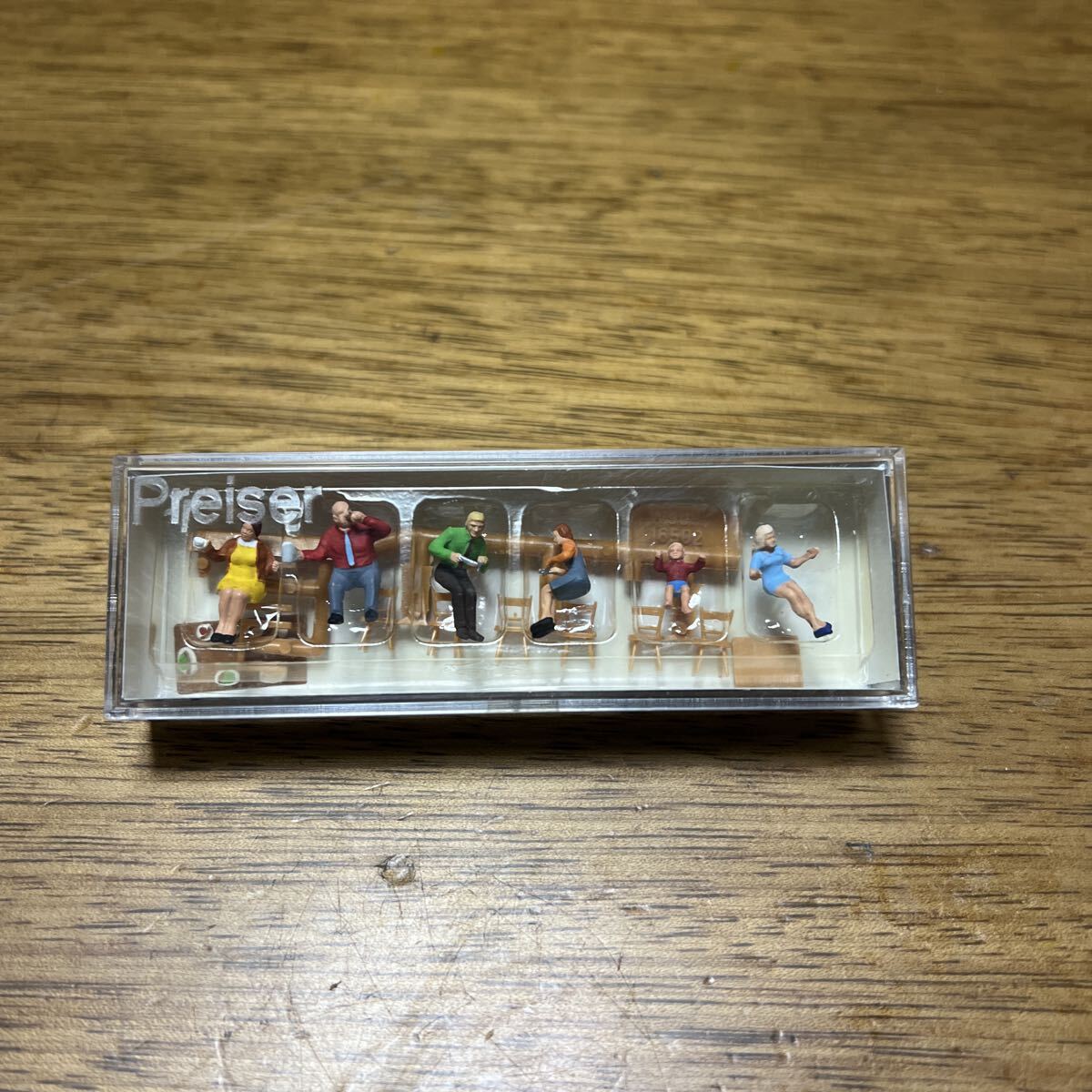 送料込■プライザー Preiser 10282 ① レストランにて 塗装済完成品 HO(1/87) 情景 背景 フィギュア拍卖