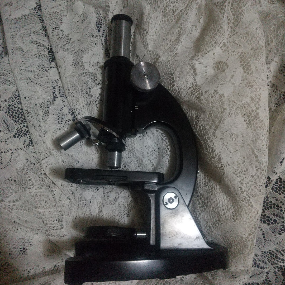 昭和レトロ ヴィンテージ OLYMPUS 顕微鏡 オリンパス 330320 鉄のボディーで重いです。 Nikonレンズ10と40付き 激安拍卖