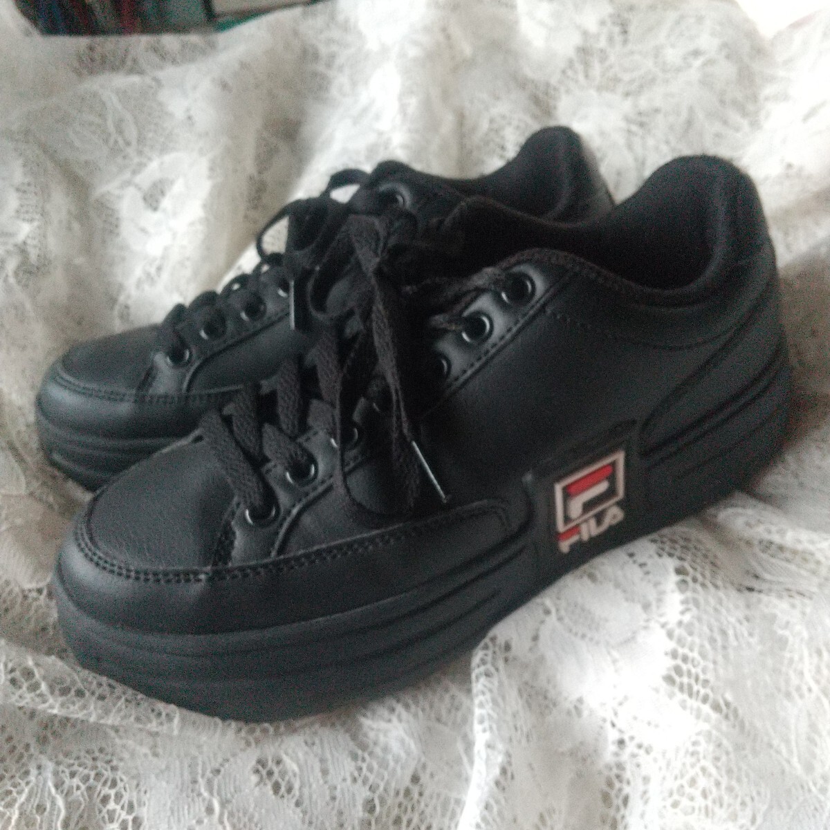 FILA フィラ スニーカー 厚底 シューズ 黒23センチ 激安拍卖