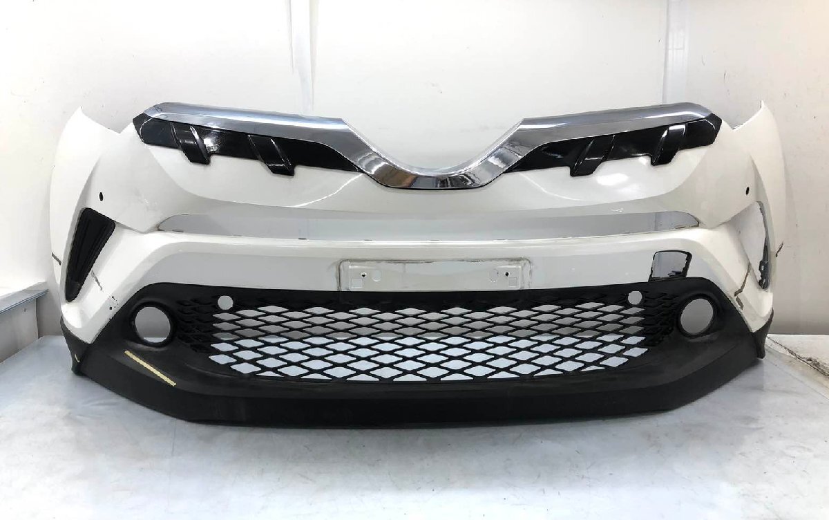 トヨタ C-HR ZYX10/NGX50 前期 純正 フロントバンパー〈ガーニッシュ付〉52119-10410 パール 070(C9-68m)拍卖