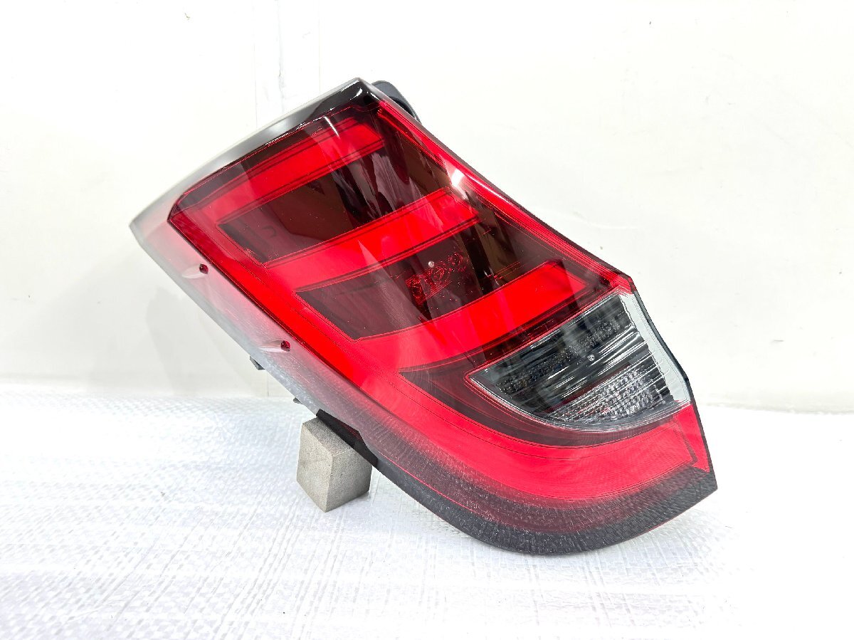 【良品】ノア ZWR90/MZRA90 純正テールライト 左 KOITO V1-5/刻印AL (Z35-21)拍卖