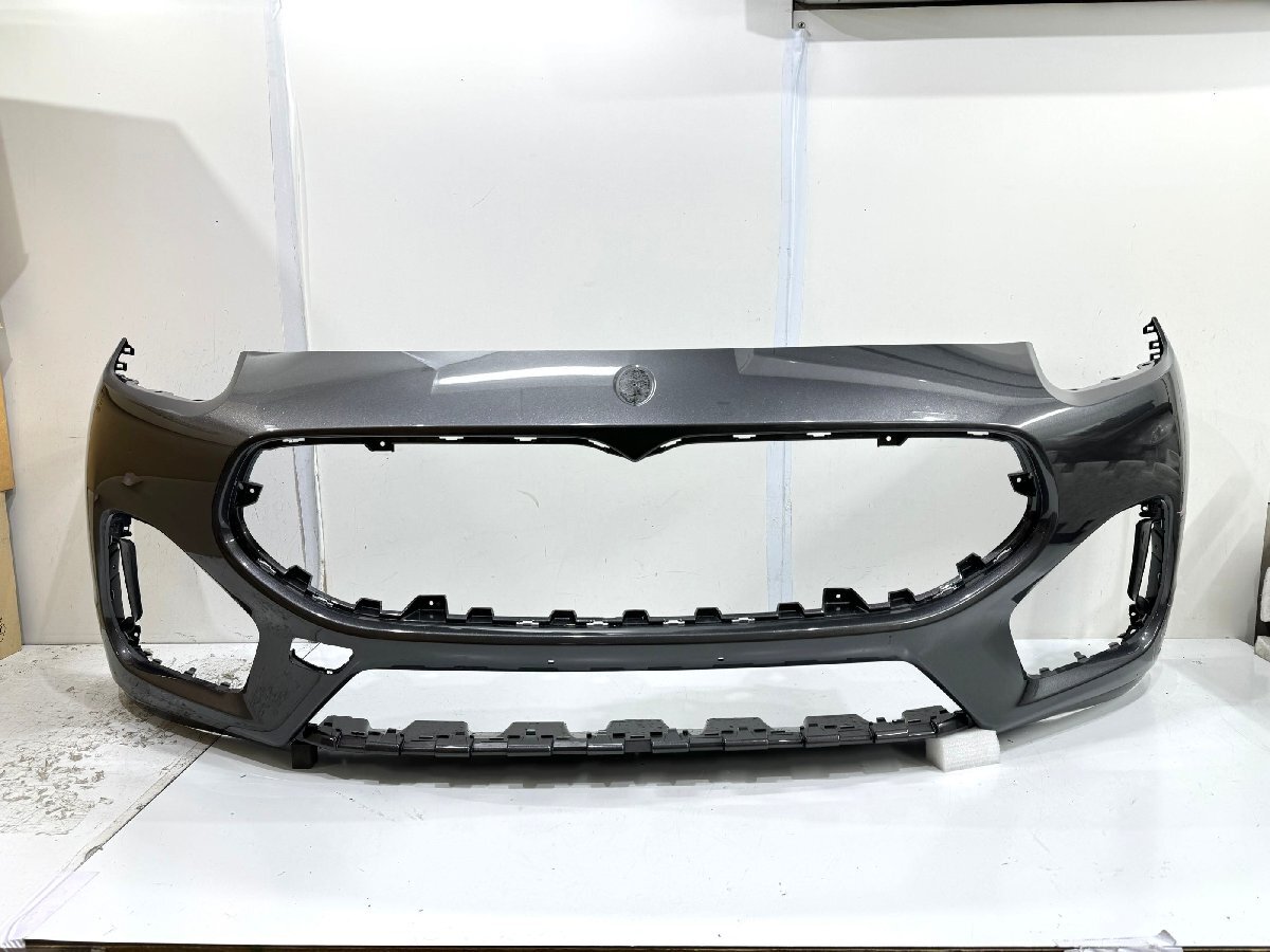 マセラティ/グレカーレ 純正フロントバンパー グレーメタリック 670157345 (C8-90)拍卖
