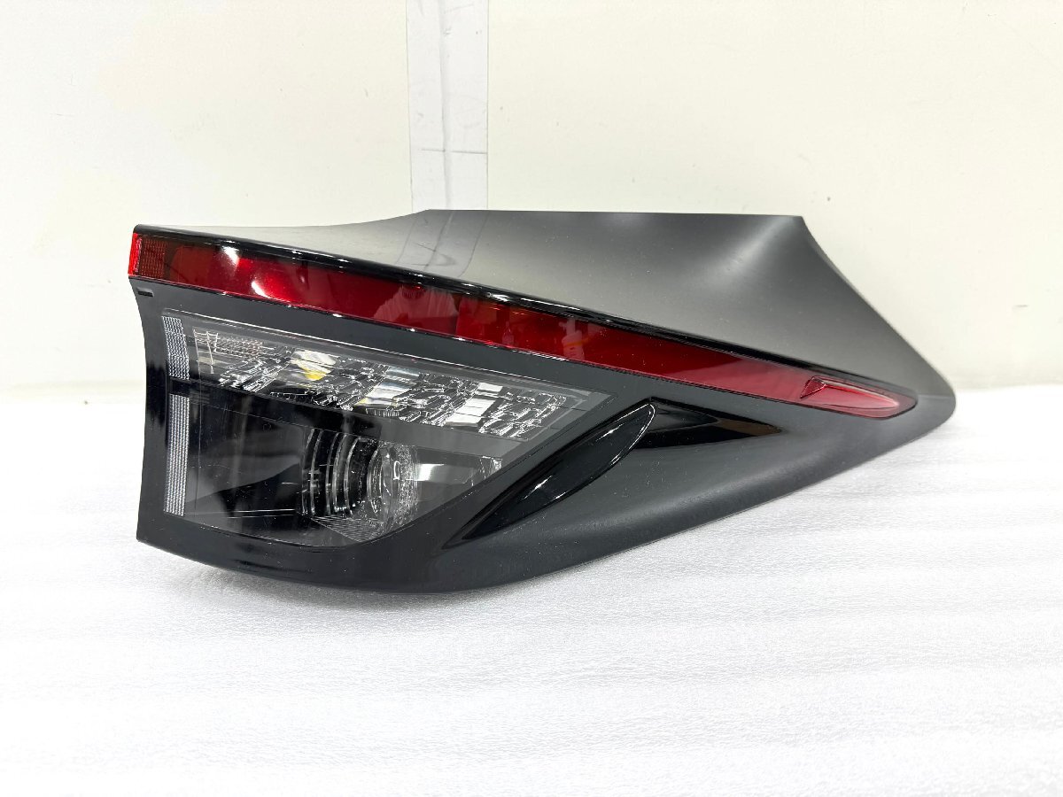 【良品】ヤリスクロス MXPB10/MXPJ10 純正テールライト 右 ICHIKOH 52-330 (Z34-51)拍卖