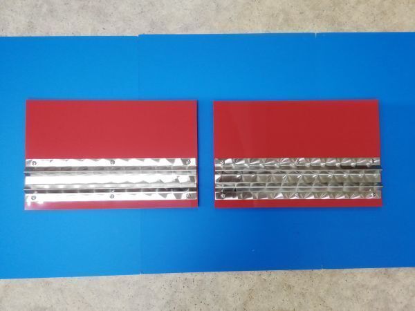 2t用 EVA フロント泥除け 幅350mm×縦270mm×厚み3mm レッド ウロコウエイト 二山折り 2枚セット拍卖