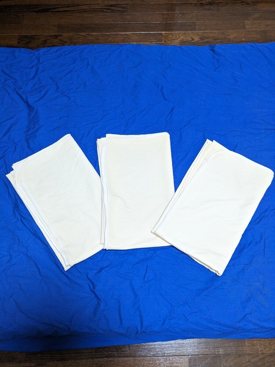 送料無料。クリーニング済美品防水シーツ。3枚組。介護、ペット用、おねしょ用。車シートカバーにもお勧め拍卖