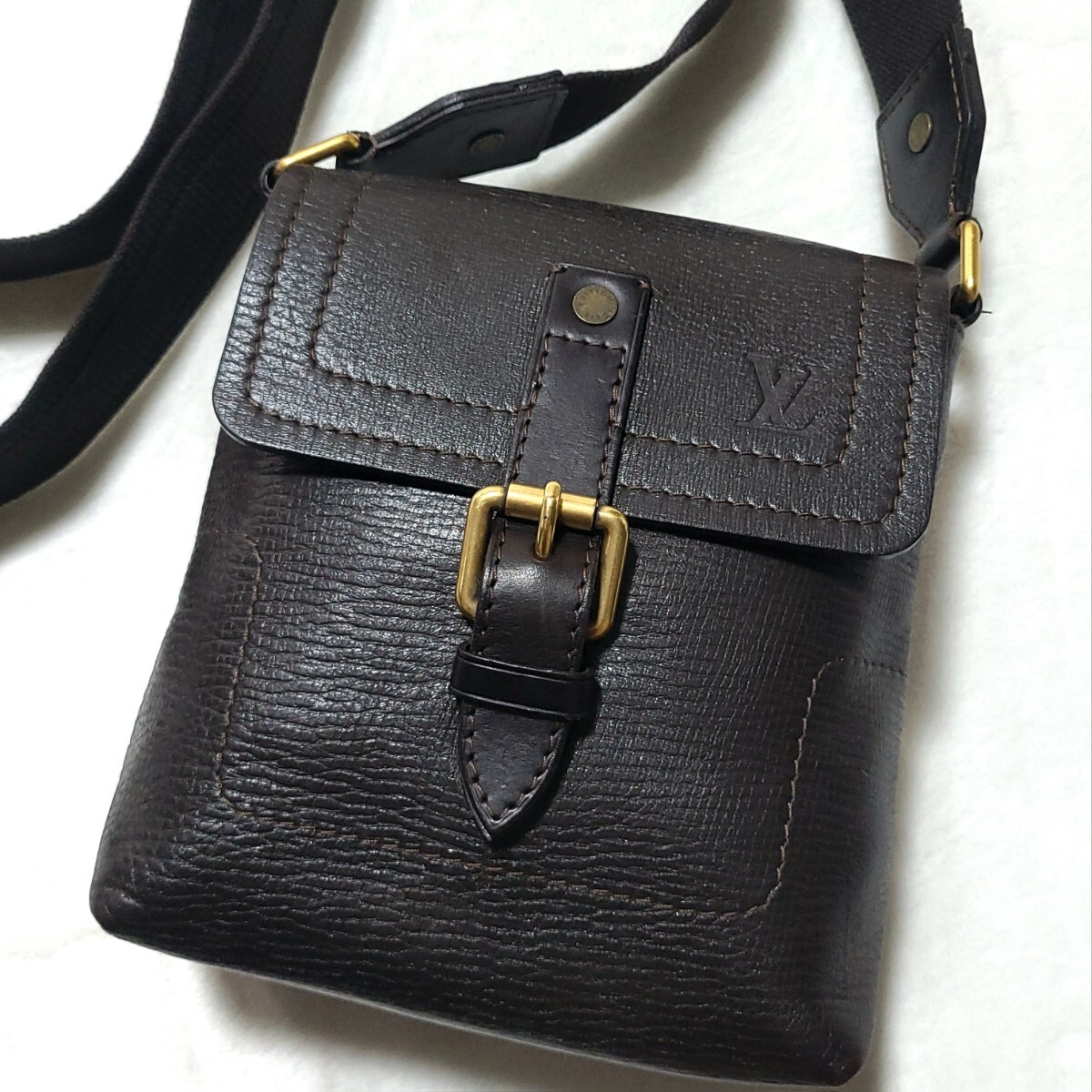 極美品 ■ルイヴィトン LOUIS VUITTON ショルダーバッグ サコッシュ 斜め掛け オールレザー 本革 ユタ ユマ ベルト メンズ 紳士 ビジネス拍卖