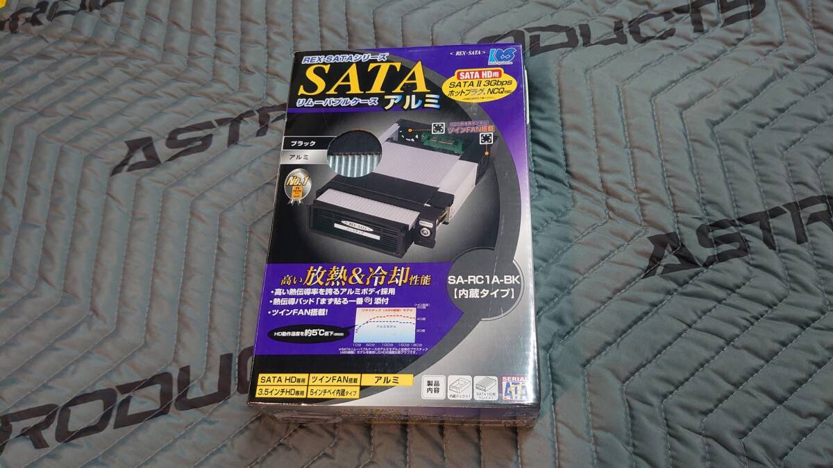 未使用未開封 ラトックシステム SA-RC1A-BK アルミ ツインファン SATAリムーバブルケース 内蔵タイプ拍卖