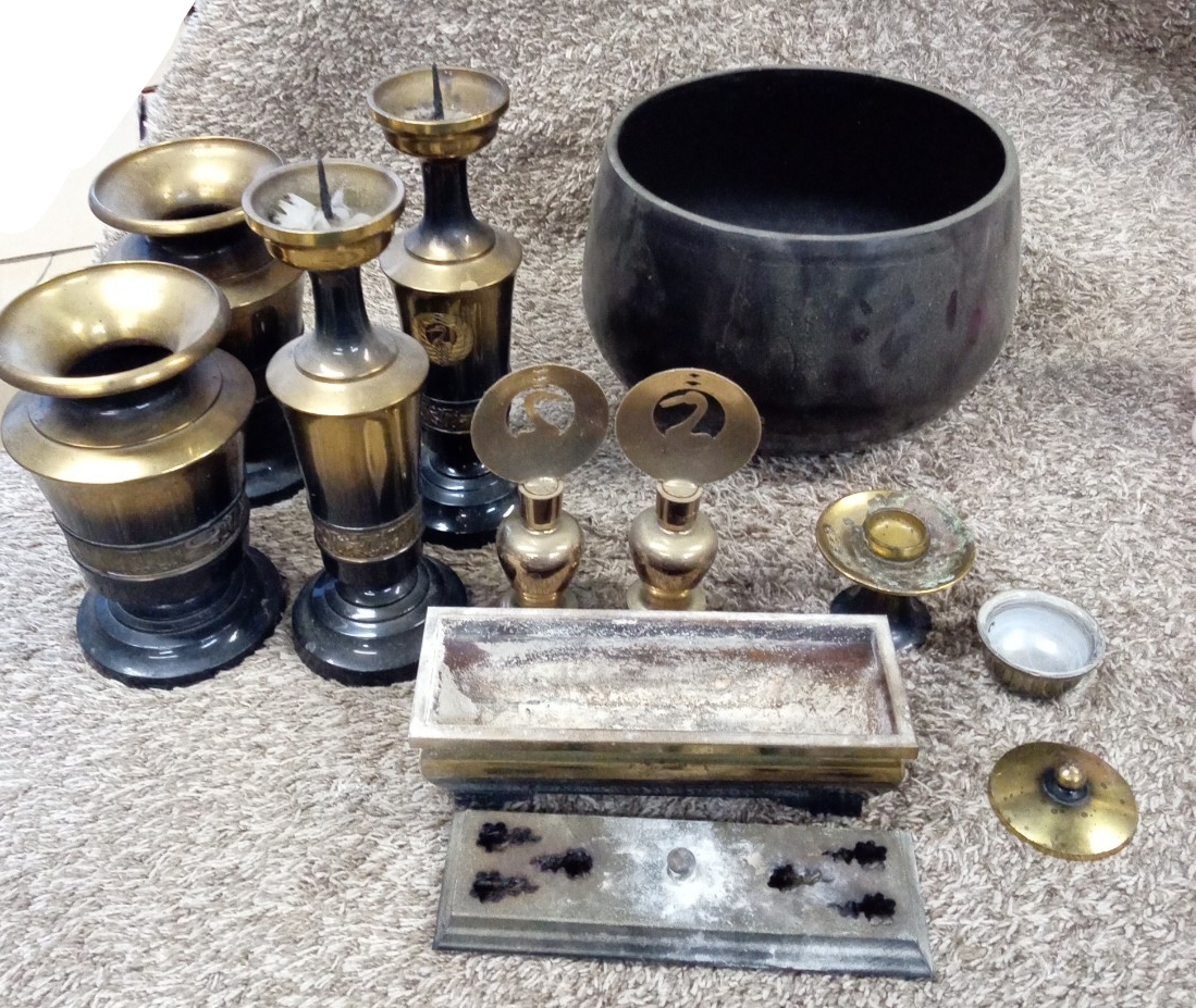 中古品 創価学会 仏具 まとめ売りロウソク立て 香炉 線香差ししきみいれ 仏壇用品 拍卖