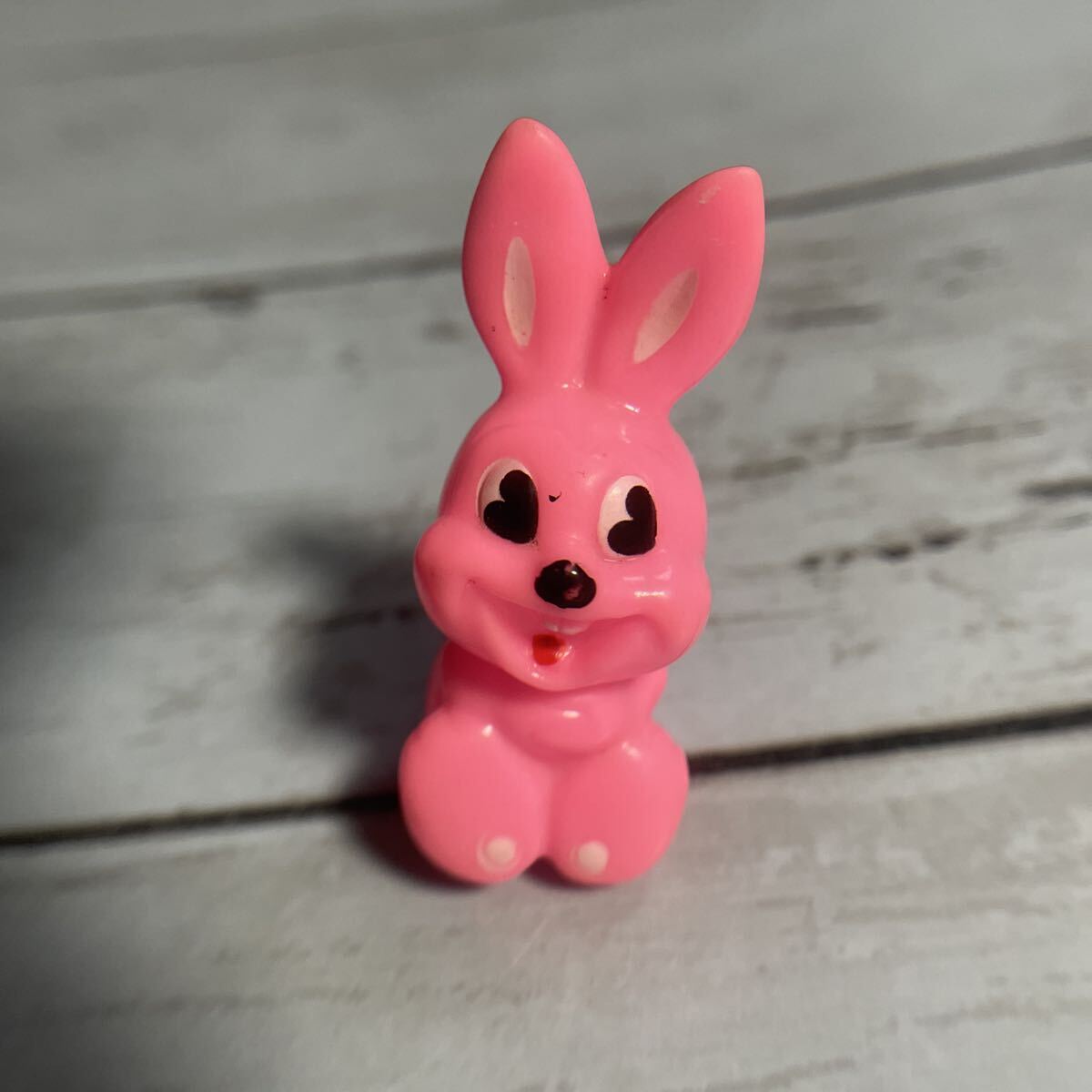 約40年前 エスエス製薬 ピョンちゃん ウサギ 兎 うさぎ ミニ指人形 フィギュア 当時物 おまけ食玩 昭和レトロ 古い ソフビ ピンク(A-3305) 拍卖