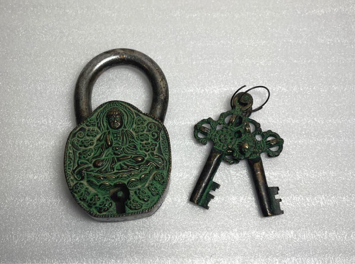 中国 仏陀 彫刻 南京錠 鍵 アンティーク 骨董品 コレクション ビンテージ レトロ 錠前 パドロック 大きい拍卖