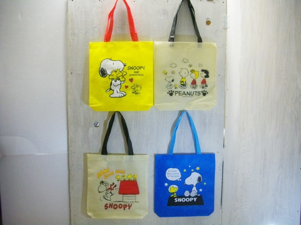 未使用 スヌーピー 不織布 トート バック 4種セット 検索用)チャーリーブラウン ウッドストック アストロフォー ルーシー拍卖