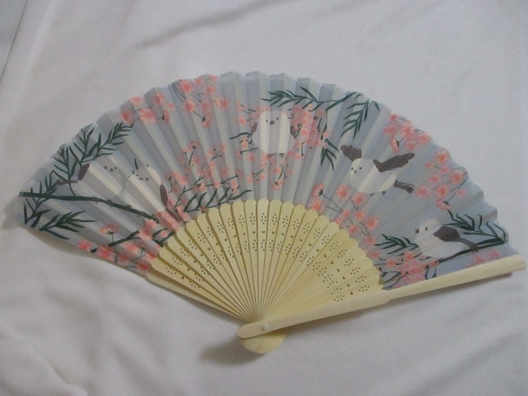 送料無料!【 シマエナガ 青 扇子 布タイプ 】21㎝ 天然竹 和 せんす うちわ 浴衣 着物拍卖