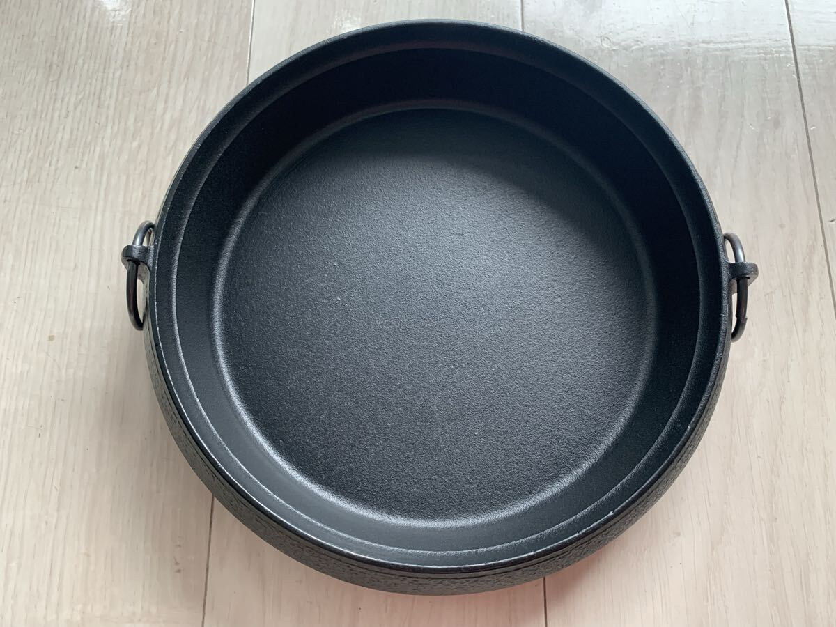 岩鋳 Iwachu すき焼き鍋 美肌 小 黒焼付 IH対応 南部鉄器 内径(約)23㎝ 外径25×H5.5㎝ 未使用 中古拍卖