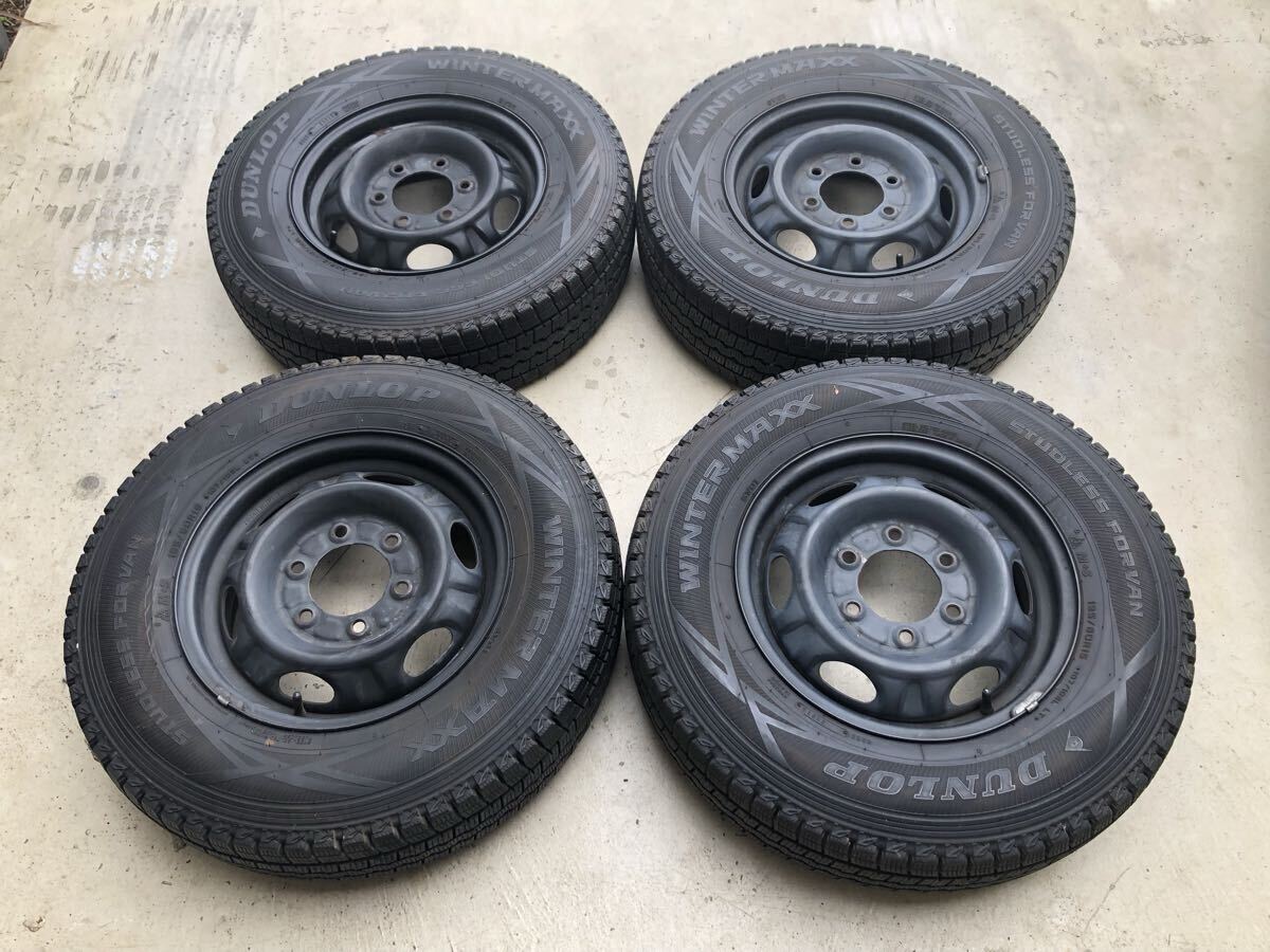 ★ハイエース用 15インチ 6穴 日本製 スタッドレス タイヤ 195/80R15 2018年製造 107/105L LT 4本セット 残約10mm DUNLOP WINTER MAXX 拍卖