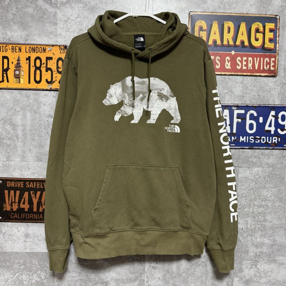 THE NORTH FACE ベアプリント パーカー カーキ M 袖ロゴ 裏起毛 スウェット拍卖