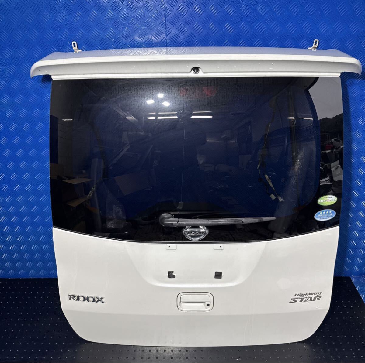 ◆ニッサン ルークス《DBA-ML21S CBA-ML21S》純正 バックドア リアゲート カメラ付き スポイラー付き カラー Z7T (パール) 90100-4A00F◆拍卖