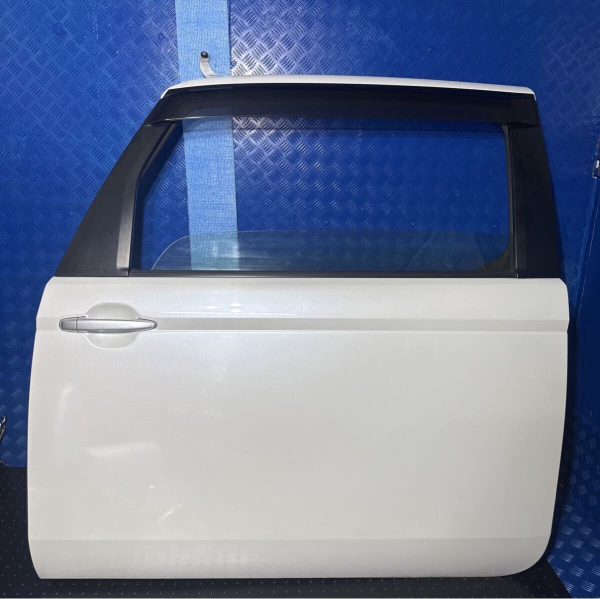 ◆トヨタ スペイド《NSP140 NSP141 NCP141 NCP145》純正 左ドア スライドドア (助手席側) カラー 070(ホワイトパール) 67004-52490◆拍卖