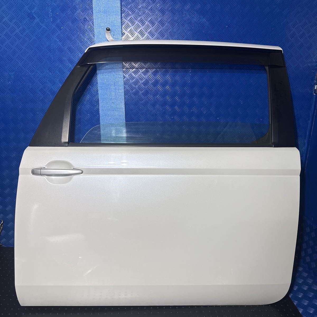 ◆トヨタ ポルテ《NSP140 NSP141 NCP141 NCP145》純正 左ドア スライドドア (助手席側) カラー 070(ホワイトパール) 67004-52490◆拍卖