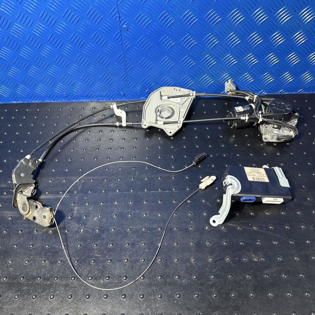 ◆トヨタ アルファード《MNH10 MNH15 ANH10 ANH15》純正 左 パワースライドドアモーター (助手席側) コントロールユニット付 動作OK◆拍卖