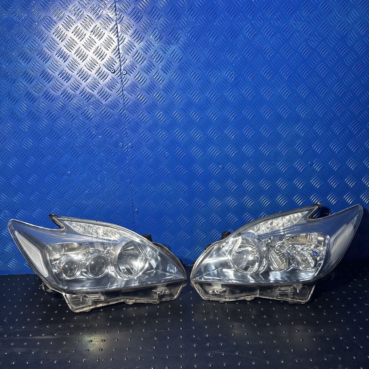 ◆トヨタ プリウス《ZVW30》純正 HID ヘッドライト ヘッドランプ 左右セット KOITO 47-30 打刻 (二) 81110-47240 81150-47240 点灯確認OK◆拍卖