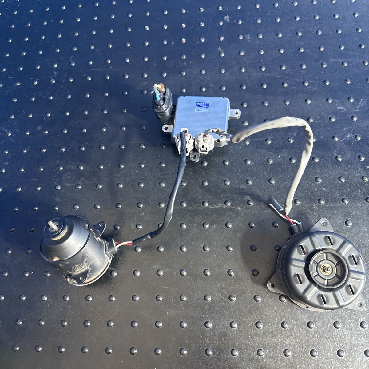 ◆トヨタ アルファード《MNH10 MNH15 ANH10 ANH15》 純正 電動ファンモーター 左右セット 16363-20380 16363-20250 動作OK◆拍卖