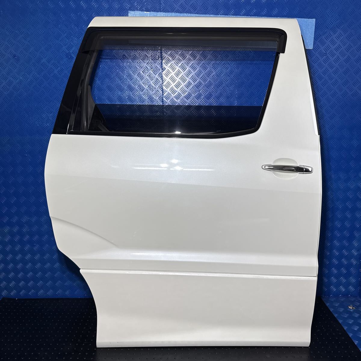 ◆トヨタ アルファード《MNH10 MNH15 ANH10 ANH15》純正 右 スライド ドア (運転席側) プロテクター付 カラー 042 (パールマイカ) 動作OK◆拍卖