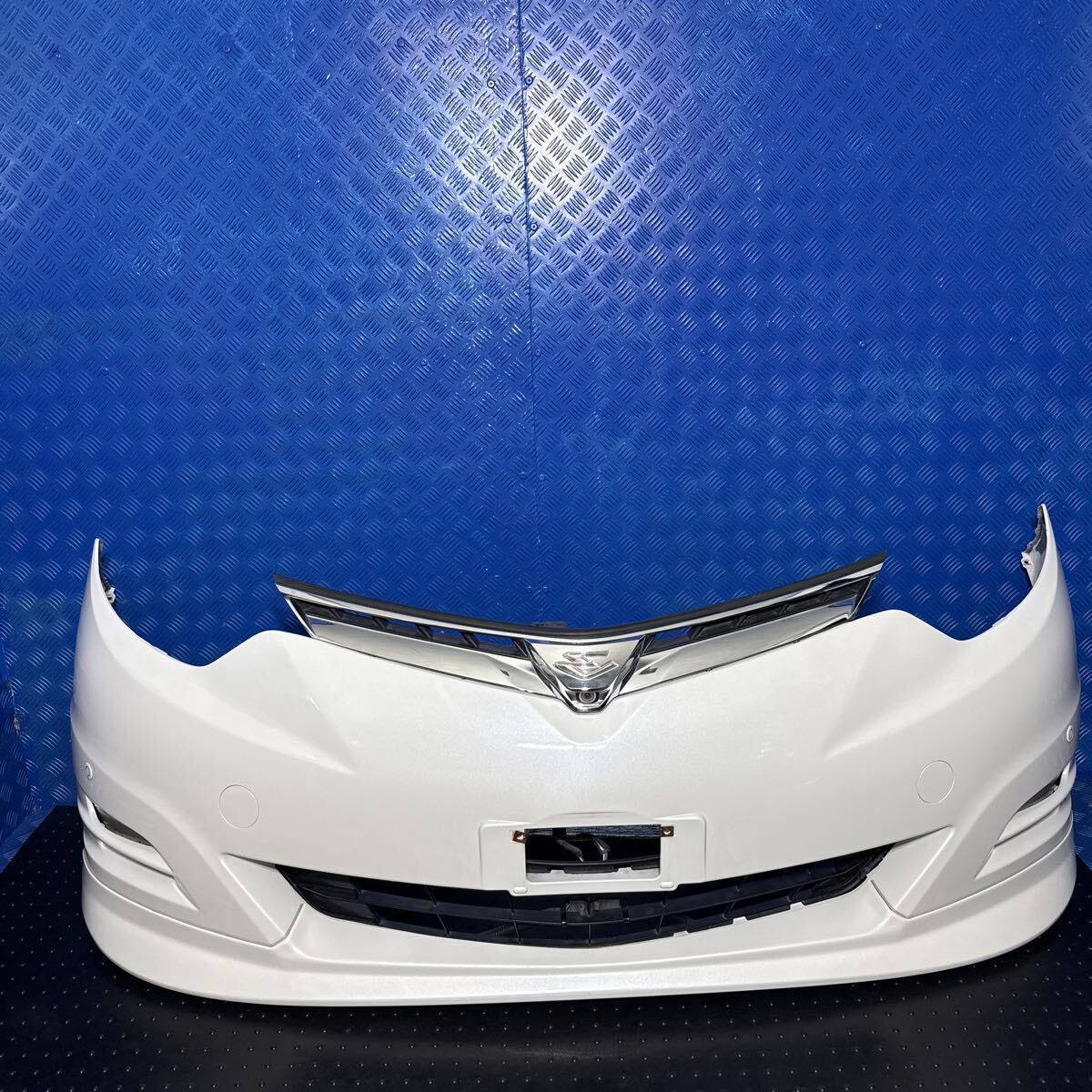 ◆トヨタ エスティマ《ACR50 ACR55 GSR50 GSR55》純正 フロントバンパー カメラグリル付 TRD スポイラー付 カラー 070 52119-28C20◆拍卖