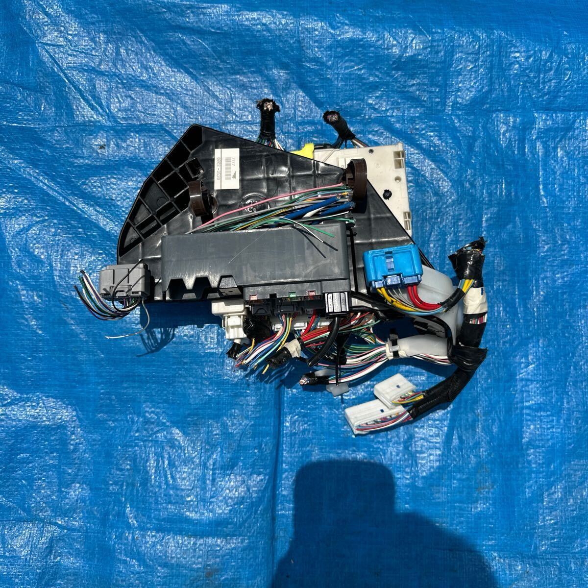 トヨタ ヴェルファイア ANH20 ANH25 純正 パセンジャーサイドジャンクションボックス 助手席側 ヒューズボックス 82672-58040 82730-58061拍卖