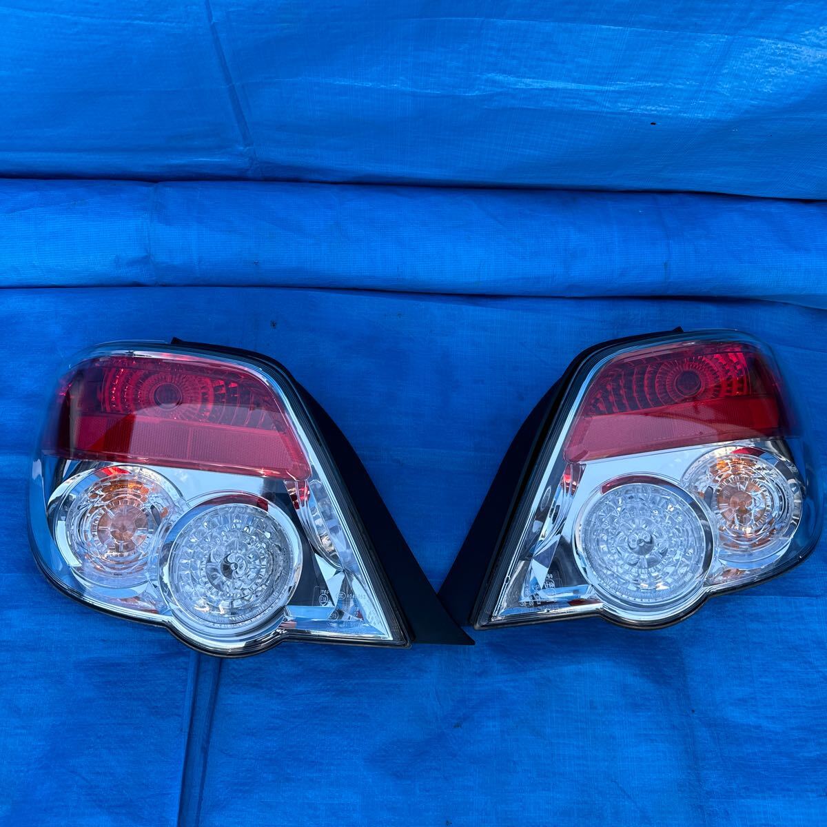 ◆スバル インプレッサ《GG2 GG3》純正 テールライト リアコンビネーションランプ 左右セット KOITO 220-20918 点灯確認OK 割れ無し◆拍卖