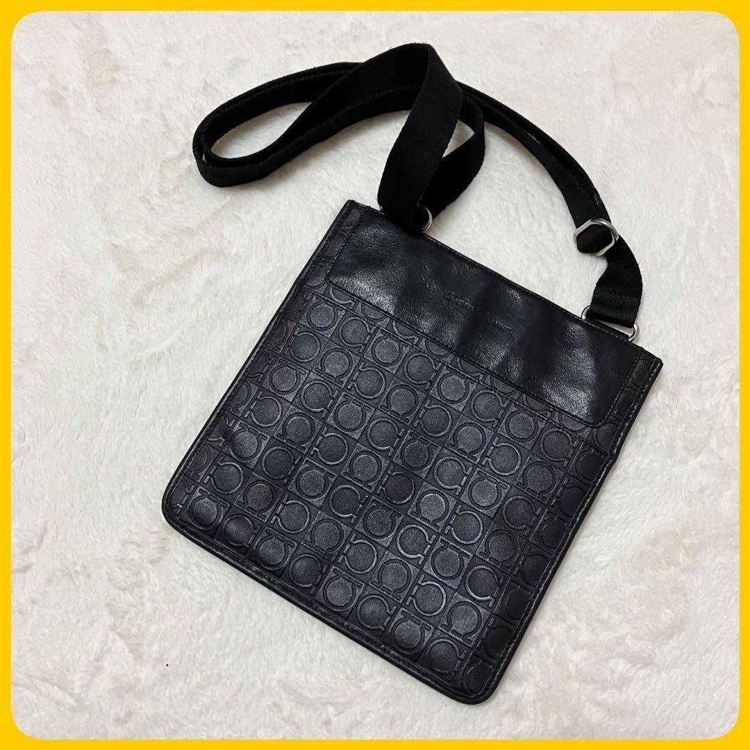 Ferragamo ガンチーニ 肩掛け ワンショルダー バッグ レザー エンボス拍卖