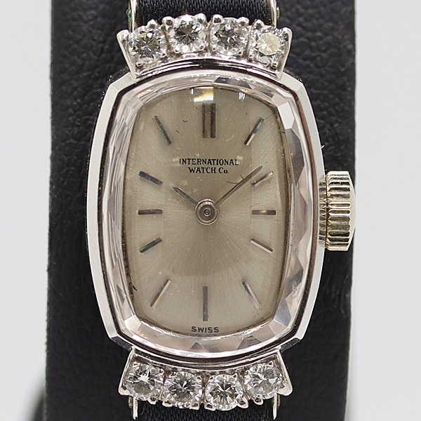 デッドストック級 稼働 IWC ダイヤベゼル 18K/750/WG 11.6g 手巻 シルバー文字盤 レディース腕時計 0501600 9YBT ABC16560 SMZ拍卖