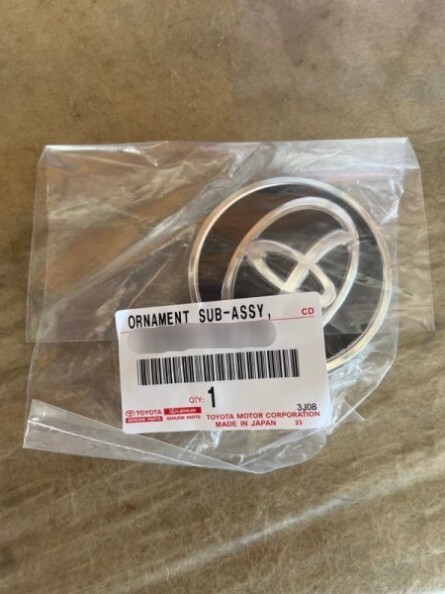 新品 純正品 TOYOTA トヨタ ホイールセンターキャップ 40系アルファード/ヴェルファイア拍卖