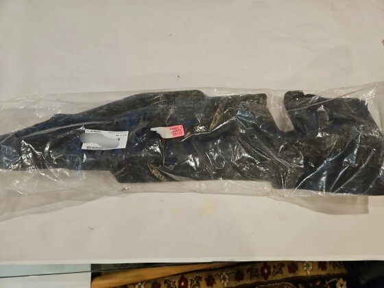 新品 純正品 SUBARU スバル フロントフェンダー インシュレーター LH フォレスターS13拍卖