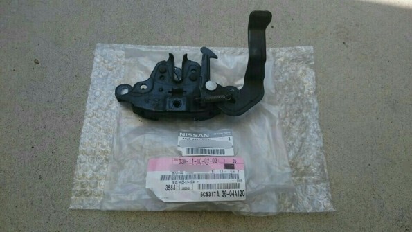 新品 純正品 NISSAN 日産 ボンネット キャッチ ステー R34スカイライン拍卖