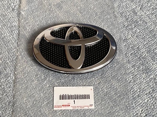 新品 純正品 TOYOTA トヨタ ラジエーターグリルエンブレム 10系シエンタ拍卖
