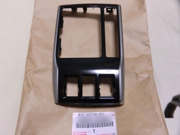 新品 純正品 TOYOTA トヨタ シフティングホールベゼル 130系マークX拍卖