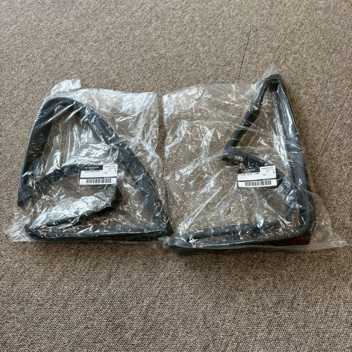 【新品】 日産純正 Z32 フェアレディZ 300ZX ヘッドライト ランプ エンドラバー 左右セット NISSAN Headlamp end rubber LH RH拍卖