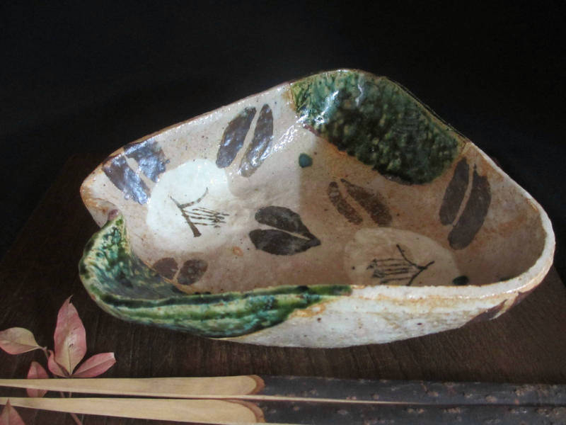 鉢 織部 椿絵 山形鉢 陶芸作家・佐藤和次作 S-721拍卖