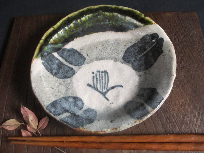 丸皿 織部 椿絵 五寸 丸皿 陶芸作家 佐藤和次 S-728拍卖