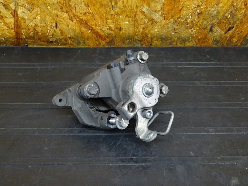 【251007】マジェスティ250(SG20J-020)◇ リアキャリパー ブレーキキャリパー 【’14拍卖