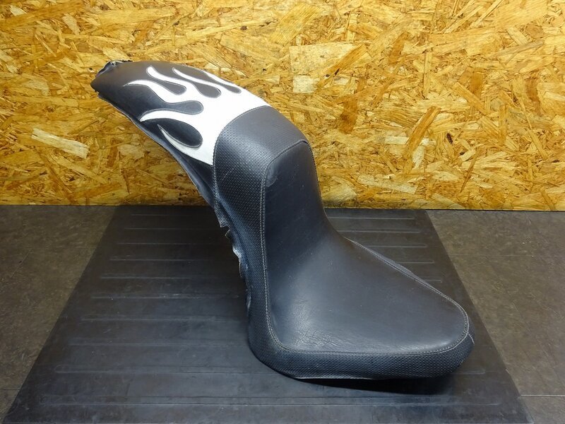 【251027】ドラッグスター400(4TR-087)◆ 社外シート コブラシート ファイヤーパターン 剥がれ/硬化有拍卖