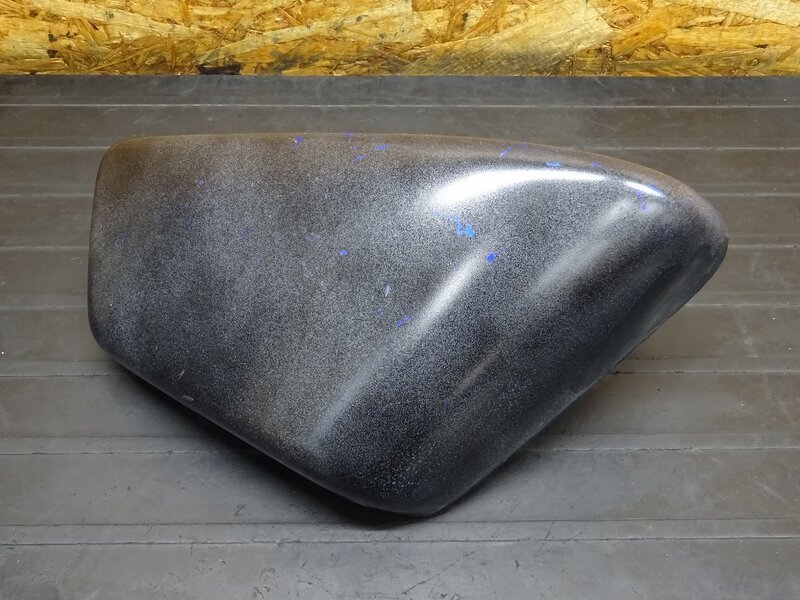 【251042】マグナ250(MC29-1009)◆ サイドカバー右 サイドカウル 色塗り有 【V-TWIN拍卖