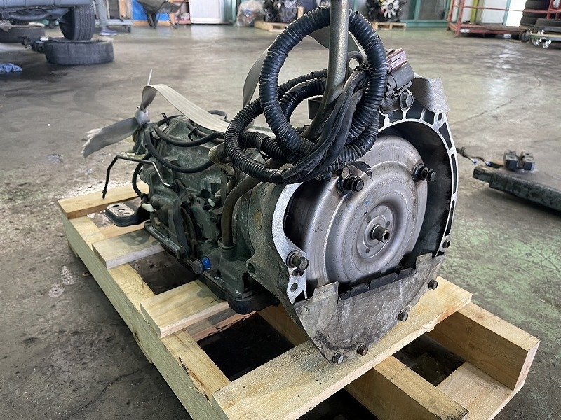 ECR33 スカイライン GTS タイプM 後期 RB25DET ATミッション ecr33 24120【個人宅送料別途加算・パレットM1サイズ】拍卖